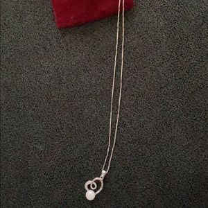 Helzberg Diamonds/ Heart necklace with a pearl.. never worn